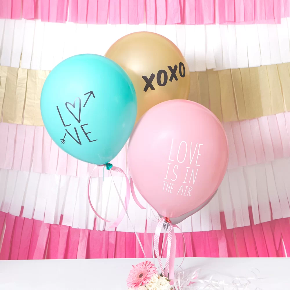 give custom balloons to your loved ones for Valentine's Day this year
