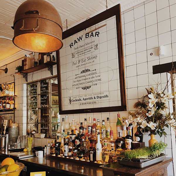 minimalist birthday party