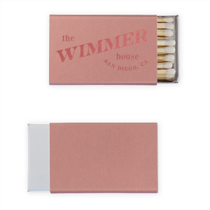 The Vintage Family Name House Matchbook features slanted lettering, and a stamped emblem for a timeless look. Add it to spark ambiance and elevate everyday moments effortlessly. Works great for summer gatherings or relaxed dinner parties.
