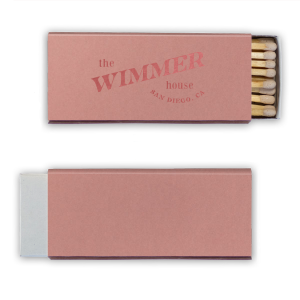 The Vintage Family Name House Matchbook features slanted lettering, and a stamped emblem for a timeless look. Add it to spark ambiance and elevate everyday moments effortlessly. Works great for summer gatherings or relaxed dinner parties.