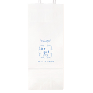 Personalize this modern birthday bag! This on trend design will tie together your minimal birthday aesthetic. Custom bags are a fun addition at your birthday and add a unique and memorable touch. 