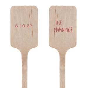 The Dual Charm Stir Stick elegantly blends a classic, bold date inscription with a whimsical, handcrafted family name script, lending a personalized touch to your celebratory drinks. Create a lasting impression at your with stylish accents that are fashionable and functional. Perfect for adding a bespoke element to weddings, anniversaries, or family gatherings.
