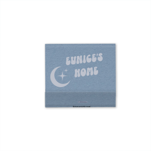 End the night with a spark and a wish with the Twilight Dream Matchbox, customizable with your name amidst whimsical stars and moons. A magical touch for evenings under the stars or as a dreamy keepsake for friends and family.