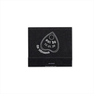 Rouse the spirits at your Halloween event or seasonal wedding with the Oui Do Match. Fully customizable with dates and text alongside a simple ouija planchette, they are sure to leave a haunting impression on your guests!