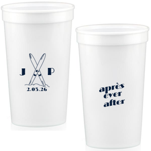 Enjoy a cool beverage after hitting the slopes served in the Après Ever After Cup. The sporty design is perfect for when you need a referesher at home or on holiday. Customize the design to give it your own unique and personalized touch.