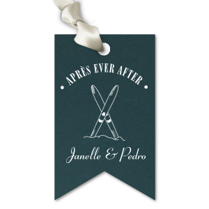 Add a personal touch to your gifts with the Après Ever After Tag. The crossed ski design is perfect for thrill seekers or cabin loungers, making it a sporty addition for all your gift giving needs. 