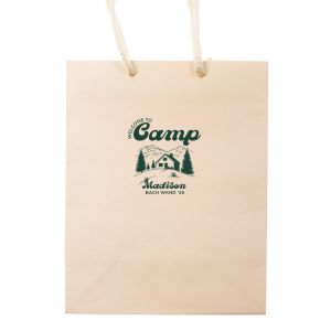 Send home memories with the Welcome to Camp Bachelorette Gift Bag. The scenic design is ideal for destination bachelorette events but is suitable for any outdoorsy occasion. Perfect for sending home goodies and party favors, the customizable gift bag makes for a wonderful memento of your momentous party occasion. 