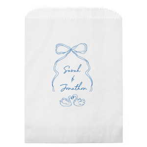 Showcase your love and devotion with the Swan Lovers Bag. The customizable gift bag is available in a wide variety of styles and colors, making it easy to personalize. Perfect for weddings, engagements, anniversaries or other momentous lifetime events!
