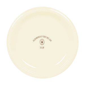 Serve only the very best at your baby's first birthday party with the First Bee-Day Birthday Plate. The cutesy design is customizable, making for an easy and pleasing product for everyone invited!
