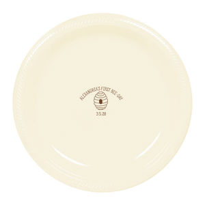 Serve only the very best at your baby's first birthday party with the First Bee-Day Birthday Plate. The cutesy design is customizable, making for an easy and pleasing product for everyone invited!