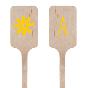 Stir the honey jar up for sweet times with the First Bee-Day Birthday Stir Stick. The bespoke party item is customizable in the choice of color and style, creating a fun touch to your baby's first birthday event. The stir stick is perfect for mixing drinks or as miniature skewers. 