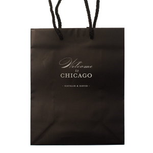 The Sophisticated Welcome To Destination Wedding Bag stylishly greets guests with flair and elegance. "Welcome" sweeps across in dramatic script, paired with the location. The couple's names add a personal touch, perfectly ushering in a chic, festive destination wedding. 