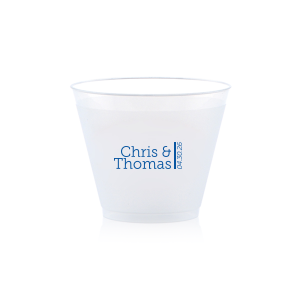 This Names & Vertical Date Cup features the couple’s names and event date vertically arranged with a modern, clean layout centered on the surface. Choose it to create polished drinkware that feels timeless and intentional. Refined for weddings, engagement parties, or rehearsal dinners.