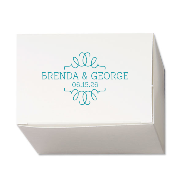 The ever-popular Shiny Turquoise Cake Box with Shiny Turquoise Foil can't be beat. Showcase your style in every detail of your party's theme!