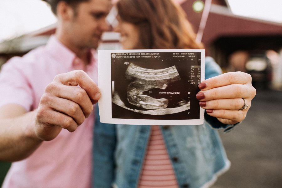 baby roloff gender reveal photo shoot