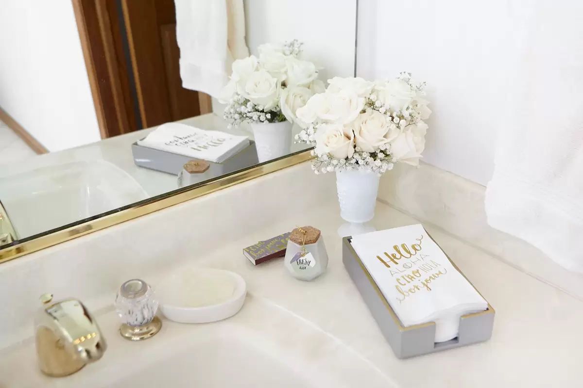 fast holiday gift ideas like this cute hand towel gift set