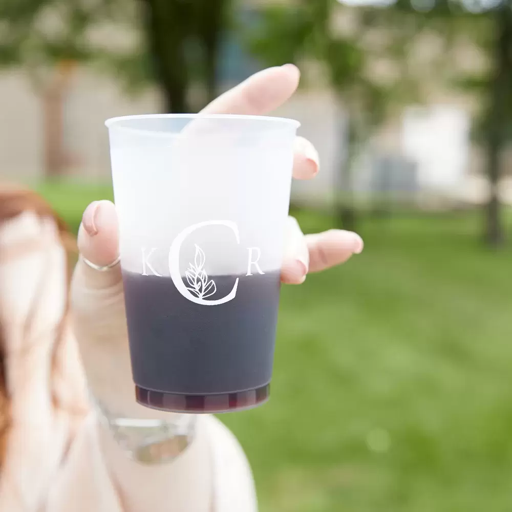 Custom Wedding Cups for Your Wedding Bar