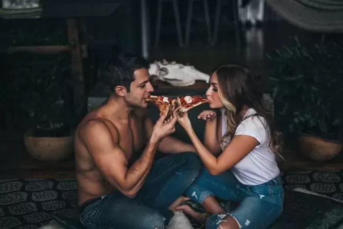 2020 Engagement Photo Shoot Tips for Authentic Pics