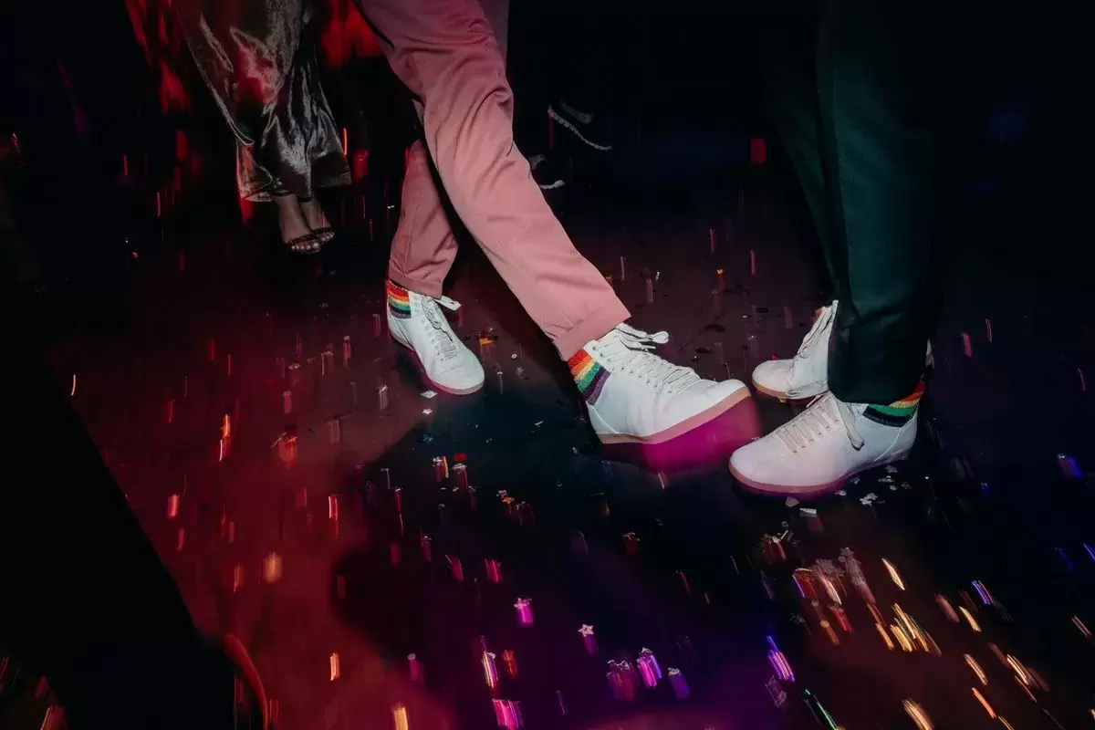 retro inspired dress code