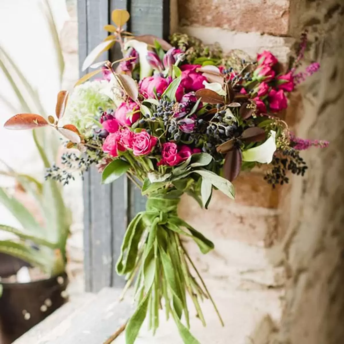 Wedding anniversary gift ideas by year