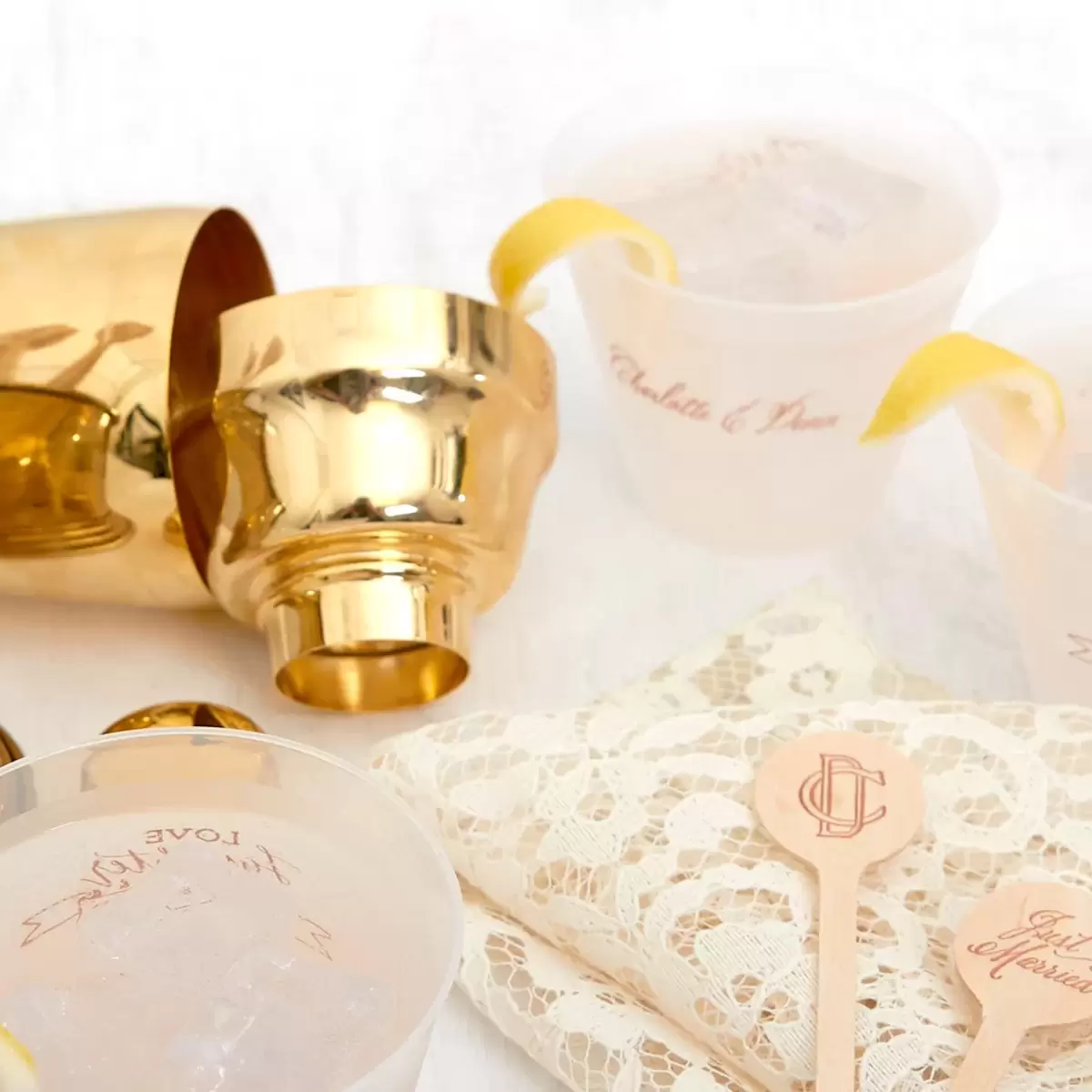 personalized frosted wedding cups for your wedding bar