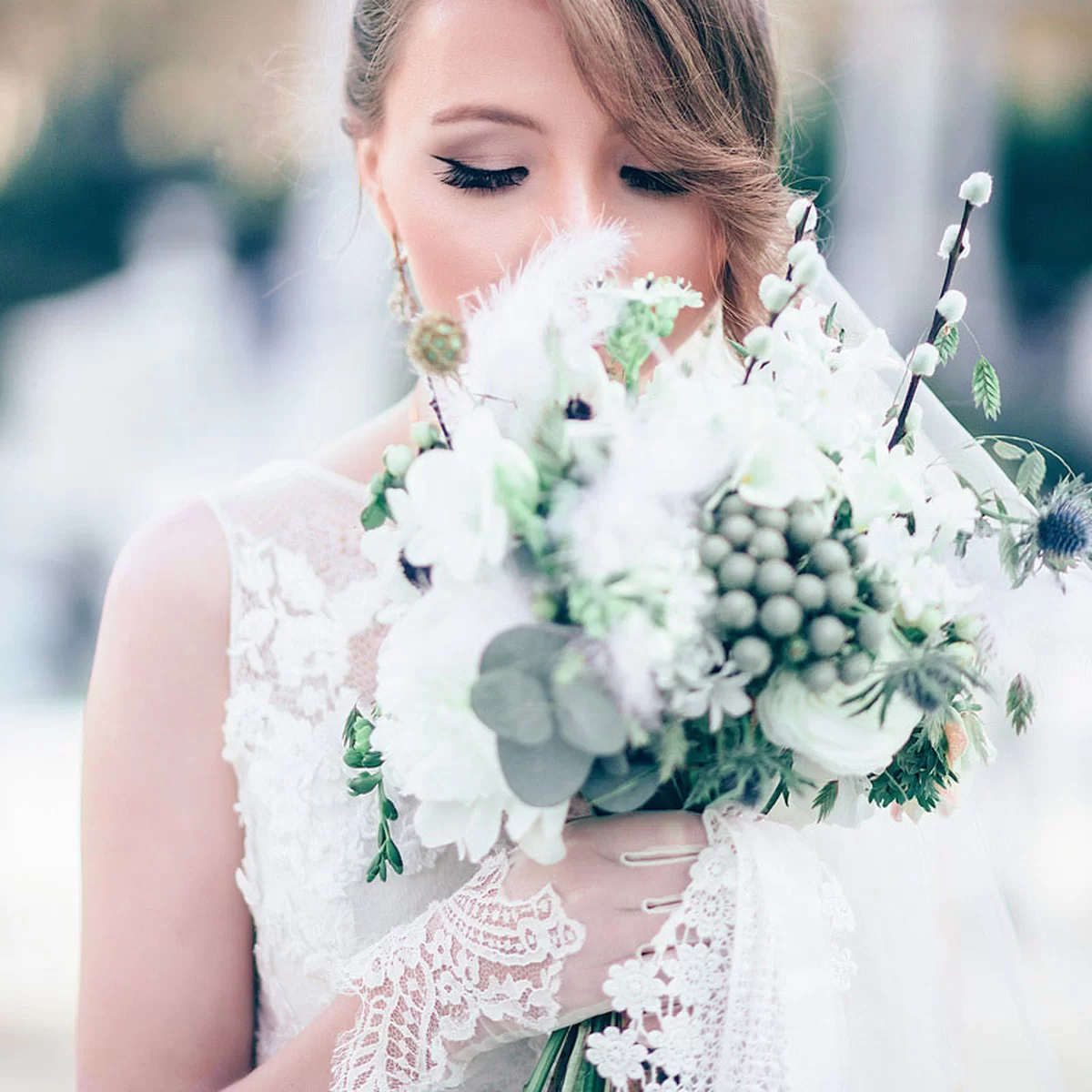 cool blue winter wedding colors