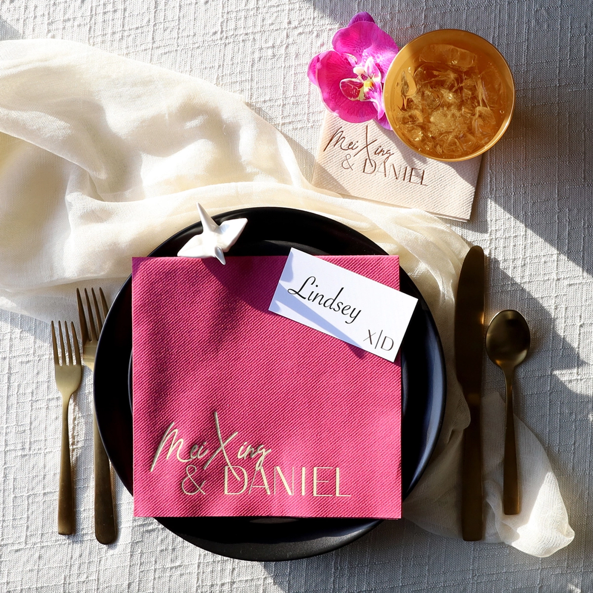 pantone color of The Year: Viva Magenta